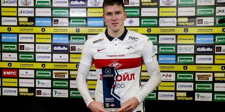 Карпин поспорил с Быстровым из-за Соболева после матча со «Спартаком» Карпин поспорил с Быстровым из-за Соболева после матча со «Спартаком»