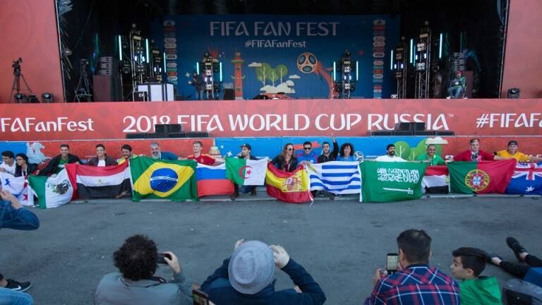 Петербург за время ЧМ посетили 150 тысяч болельщиков. К концу турнира цифра вырастет до 700 тысяч Петербург за время ЧМ посетили 150 тысяч болельщиков. К концу турнира цифра вырастет до 700 тысяч