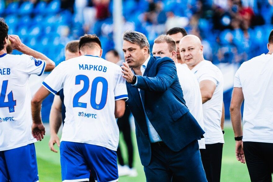 Спортивный директор «Факела» отказался обсуждать кредит доверия Евсееву Спортивный директор «Факела» отказался обсуждать кредит доверия Евсееву