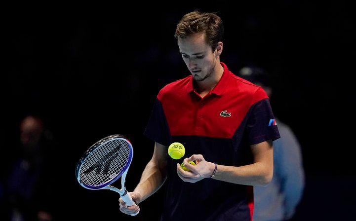 Медведев покинул Итоговый турнир ATP