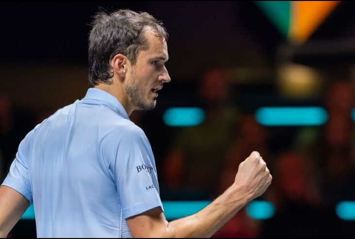 Медведев вышел в третий круг «Мастерса» без игры