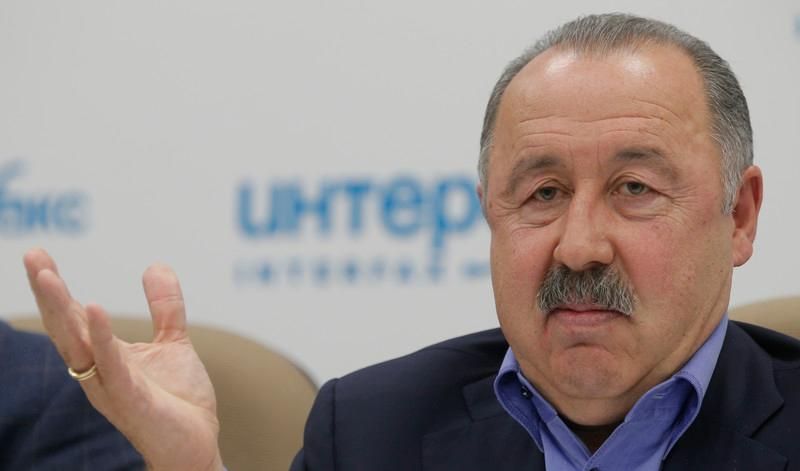 Газзаев рассказал, как надо менять российский футбол в условиях бана от УЕФА Газзаев рассказал, как надо менять российский футбол в условиях бана от УЕФА