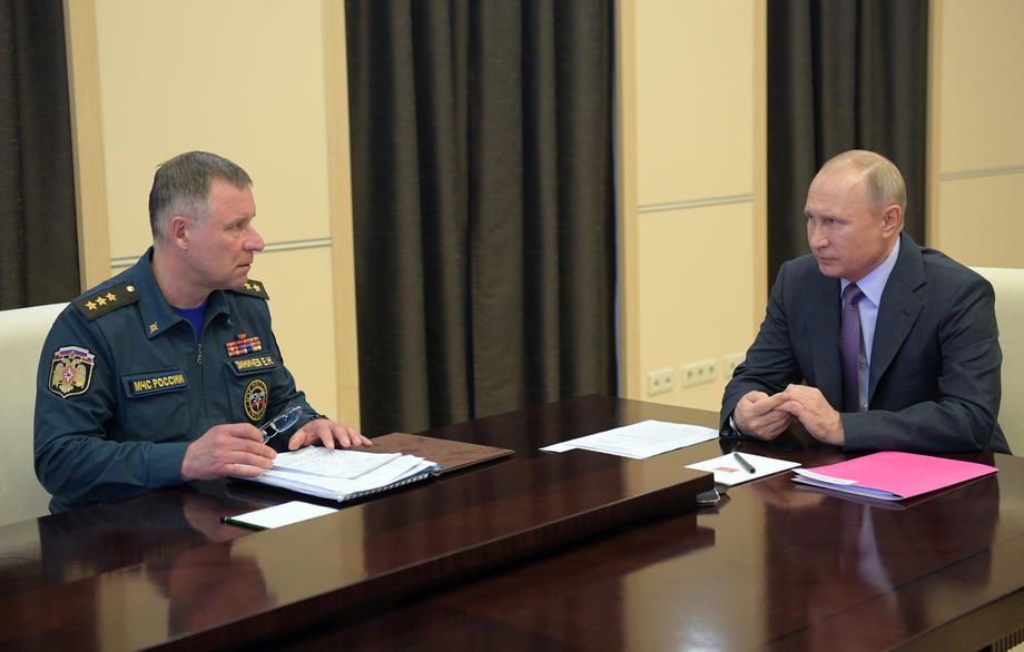 Путин объявил дни между майскими праздниками выходными и призвал к восстановлению доходов граждан