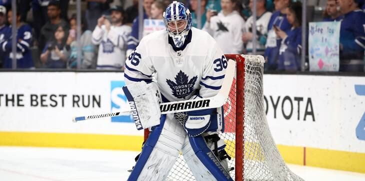 НХЛ сегодня: Кэмпбелл эффектно остановил шайбу в падении, но не спас «Торонто» от поражения