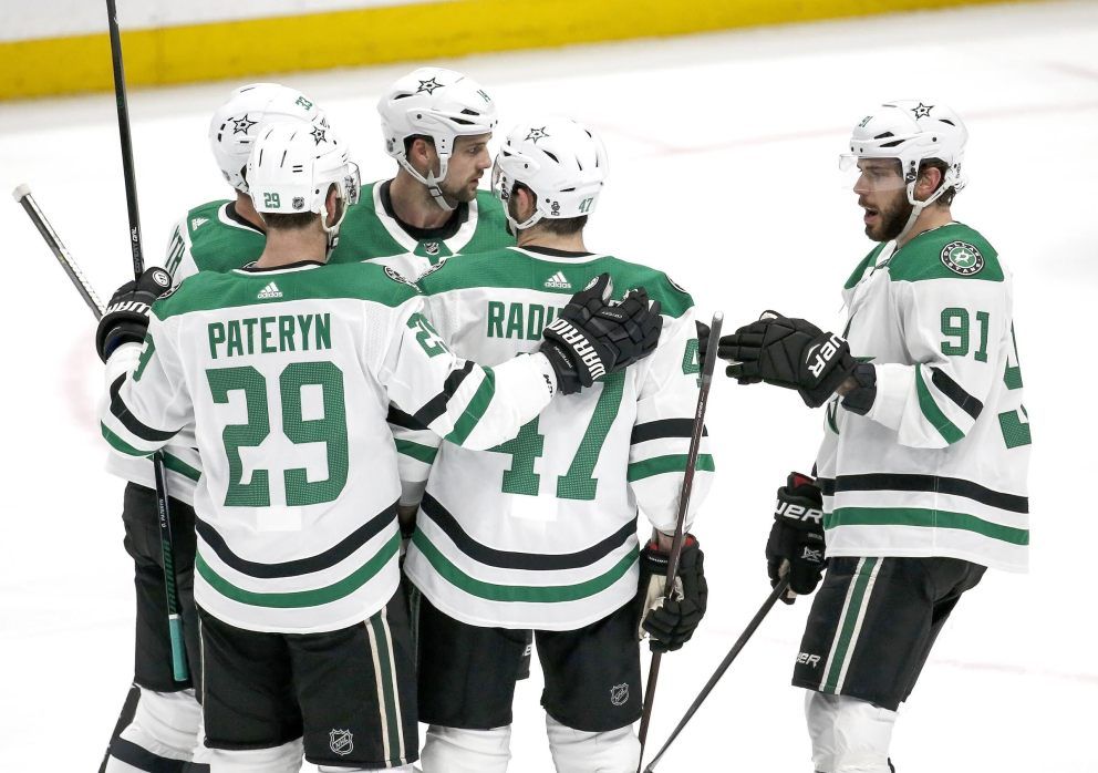 «Колорадо» уступил «Далласу». Ничушкин забил в 7-м матче кряду в плей-офф НХЛ