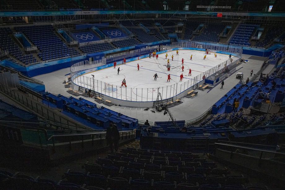 Женская сборная России стартовала с победы на Олимпиаде-2022