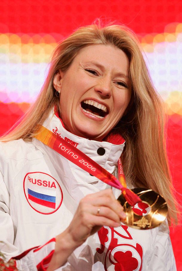 Журова расцеловала Кулижникова