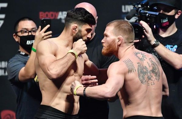 Чудеса на UFC257. Российский боец провалил взвешивание, потерял соперника и будет драться с американским военным