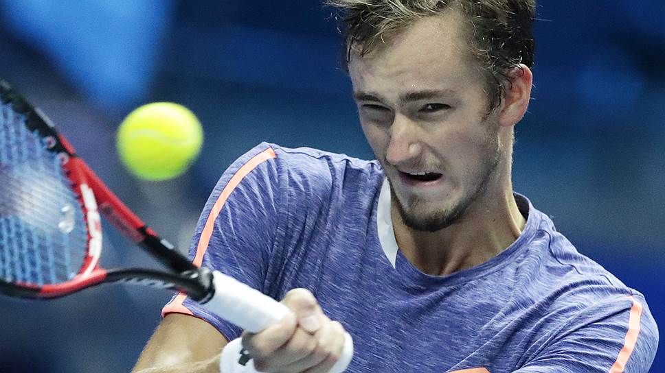 Даниил Медведев уступил Люку Пуи в стартовом матче на Ролан Гаррос