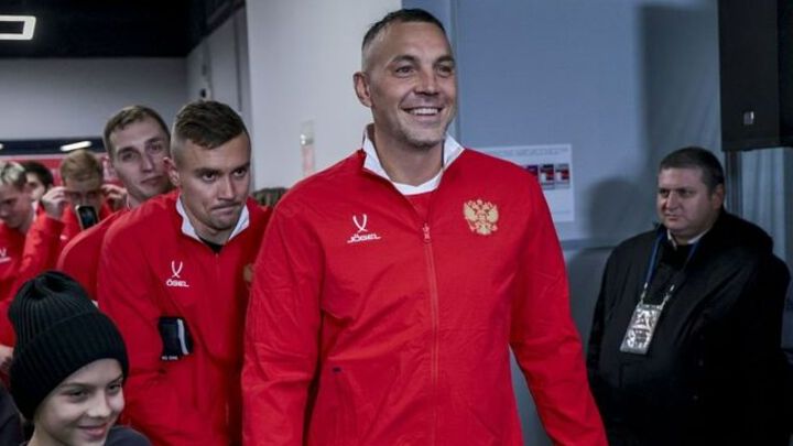 Погребняк: Не удивляет, что Дзюбе не удалось найти новый клуб