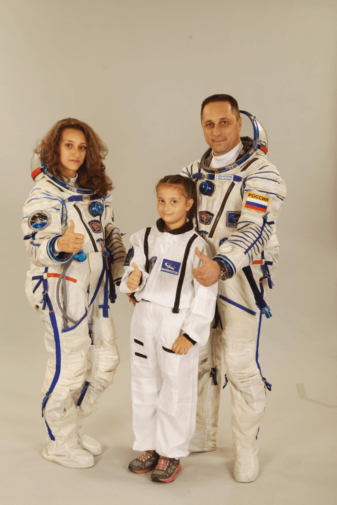 Космонавт Антон Шкаплеров с семьей