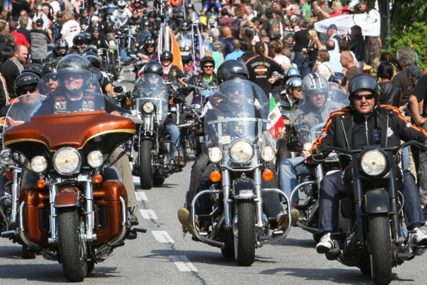 Руководитель байкерского хоккейного движения Михаил Некрасов: Победитель заработает вечеринку на «летающей тарелке»