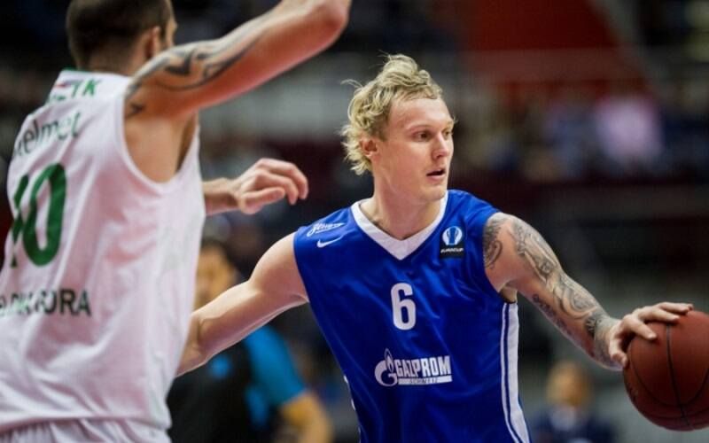 «Зенит» обыграл «Уникаху» в десять очков «Зенит» обыграл «Уникаху» в десять очков