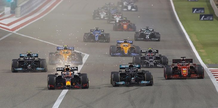 Ферстаппен проиграл Хэмилтону на Гран-при Бахрейна, Мазепин установил антирекорд