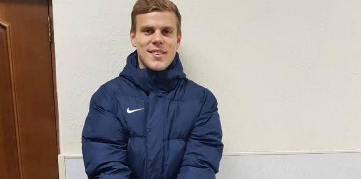 Фото Кокорина в наручниках. Судя по всему, он не расстроен