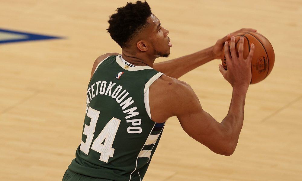 «Милуоки» с рекордом НБА по трехочковым разгромил «Майами»