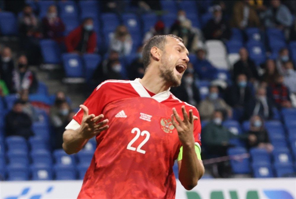 Агент Сафонов назвал экзотичный вариант продолжения карьеры Дзюбы 
