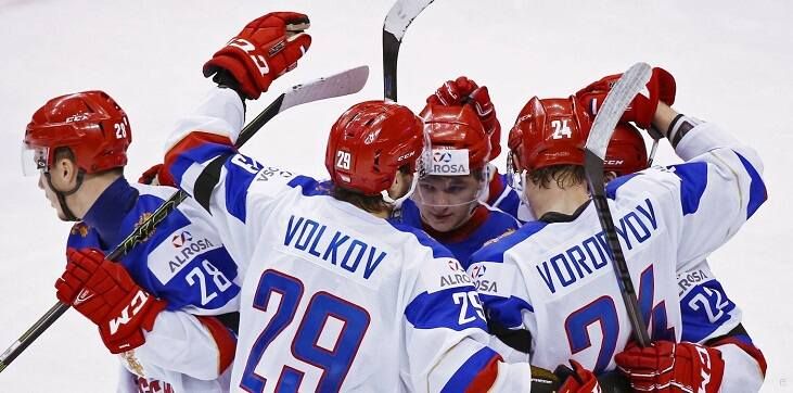 Новая сборка «Красной машины» и старенький «Феррари»