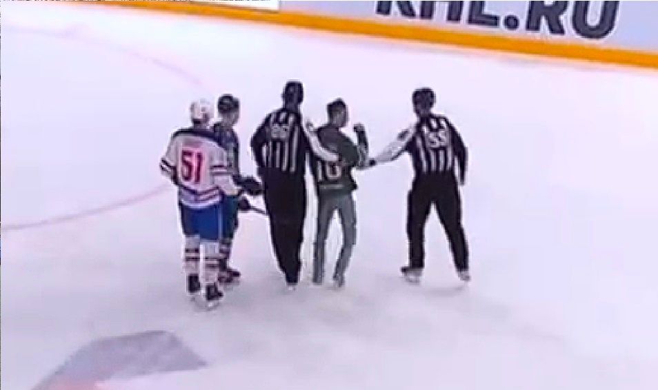 Сушинский не понимает, за что наказывать блогера, выскочившего на лед Сушинский не понимает, за что наказывать блогера, выскочившего на лед