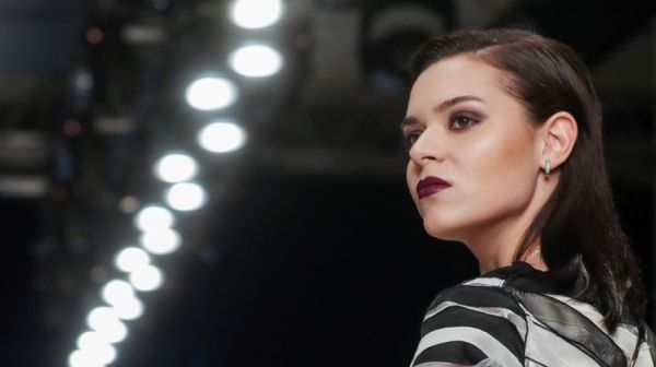 РЕН ТВ: Аделину Сотникову обманула интернет-гадалка