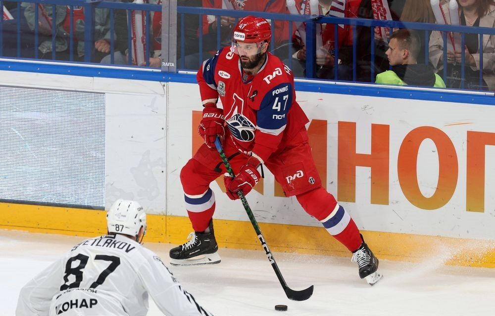 Быков оценил, стоит ли Радулову завершить карьеру вместо перехода в СКА Быков оценил, стоит ли Радулову завершить карьеру вместо перехода в СКА