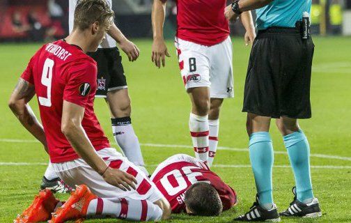 Стейн Вуйтенс потерял сознание во время матча соперников «Зенита» АЗ ─ «Данлолк»