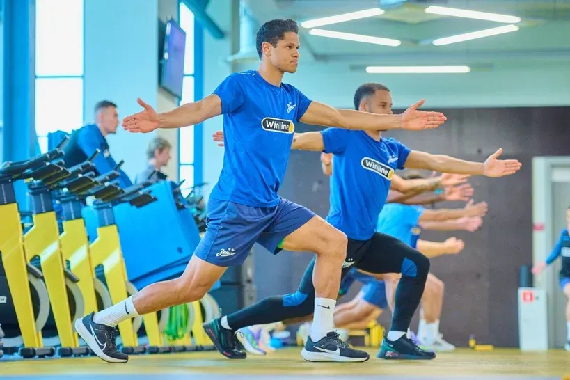 Дуглас Сантос