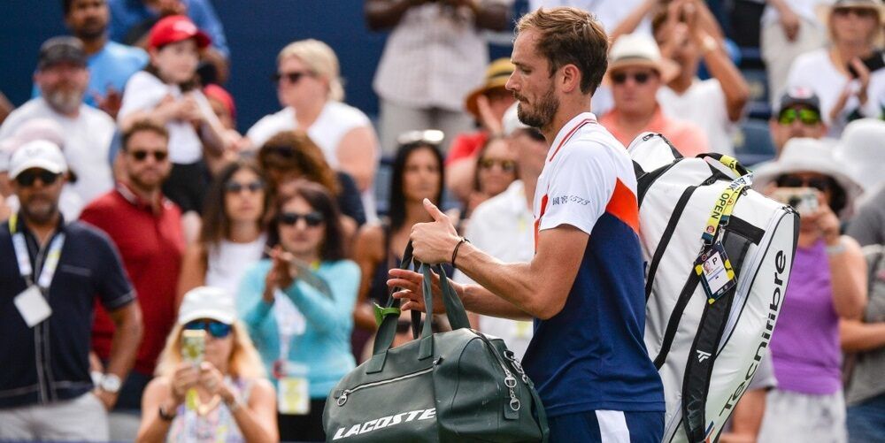 Алькарас поделился разговором со Зверевым перед его победой над Медведевым Алькарас поделился разговором со Зверевым перед его победой над Медведевым