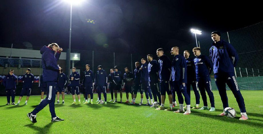 Валерий Карпин рассказал о травмах Глушакова и Захаряна Валерий Карпин рассказал о травмах Глушакова и Захаряна