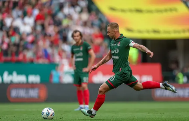 «Локомотив» определился по Баринову.