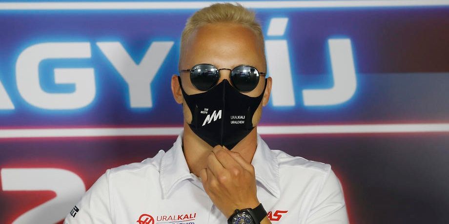 Мазепин пожаловался на «тающие шины» на этапе в Венгрии