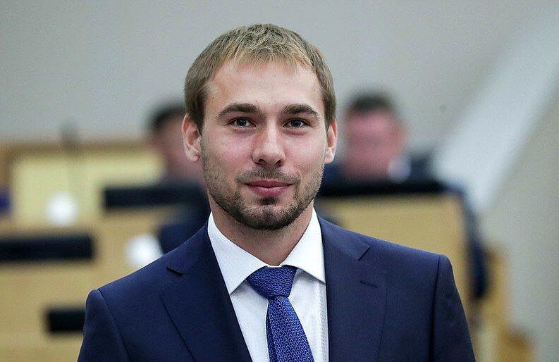 Антон Шипулин – о возможном отстранении России от ОИ: Мы должны сохранять спокойствие и молчание