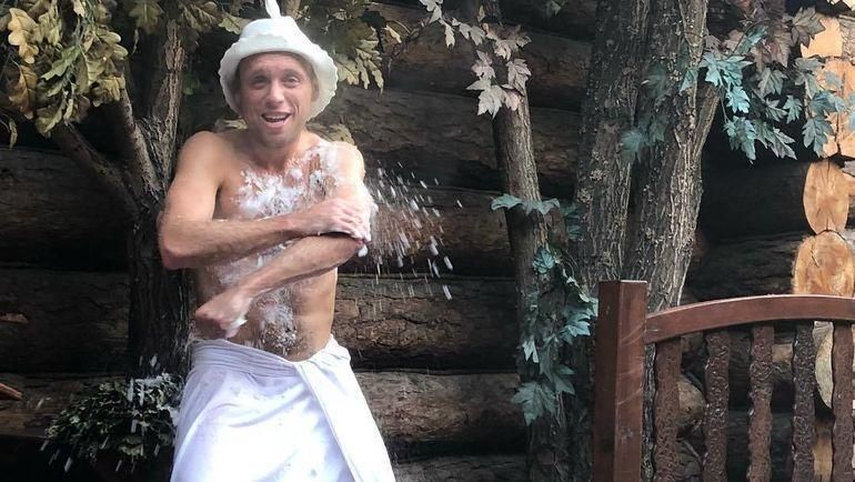 Денис Глушаков подвел итоги года: Походы в баню – 26, лайки в Инстаграме – 361