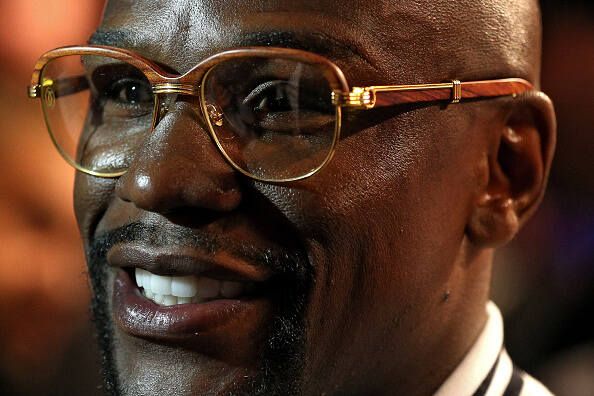 Флойд Мейвезер: Не знаю, вернусь ли на ринг. Но за мое возвращение предлагают девятизначные суммы Флойд Мейвезер: Не знаю, вернусь ли на ринг. Но за мое возвращение предлагают девятизначные суммы