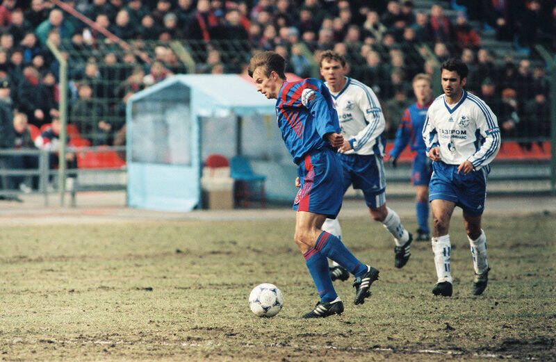 Лучший футболист России за 30 лет. Сергей Семак – коллекционер золотых медалей Лучший футболист России за 30 лет. Сергей Семак – коллекционер золотых медалей