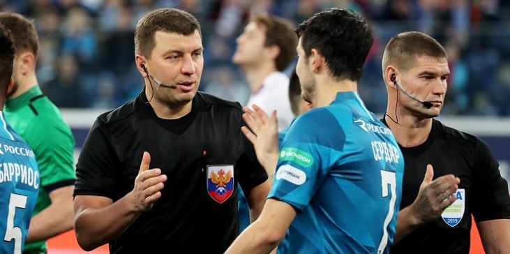 Вилков, работавший на матчах «Зенита» с «Локомотивом» и ЦСКА, назначен на игру петербуржцев с «Ахматом»