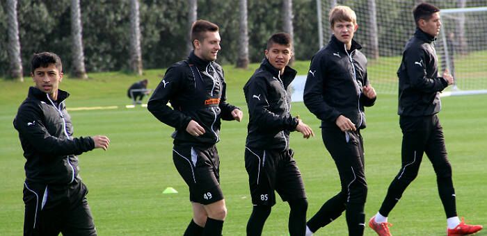 Пресс-служба «Рубина»: До конца заявочного периода три недели. Паники из-за запрета на регистрацию игроков нет Пресс-служба «Рубина»: До конца заявочного периода три недели. Паники из-за запрета на регистрацию игроков нет