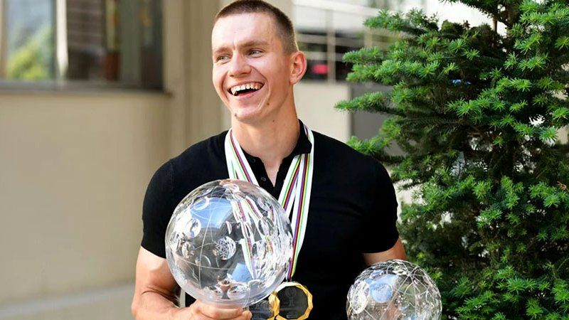 Юрий Бородавко объяснил, почему Александр Большунов не праздновал победу в Кубке мира