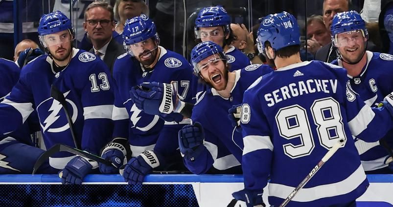 Сергачев набрал три очка в матче против «Чикаго», Василевский — вторая звезда матча Сергачев набрал три очка в матче против «Чикаго», Василевский — вторая звезда матча