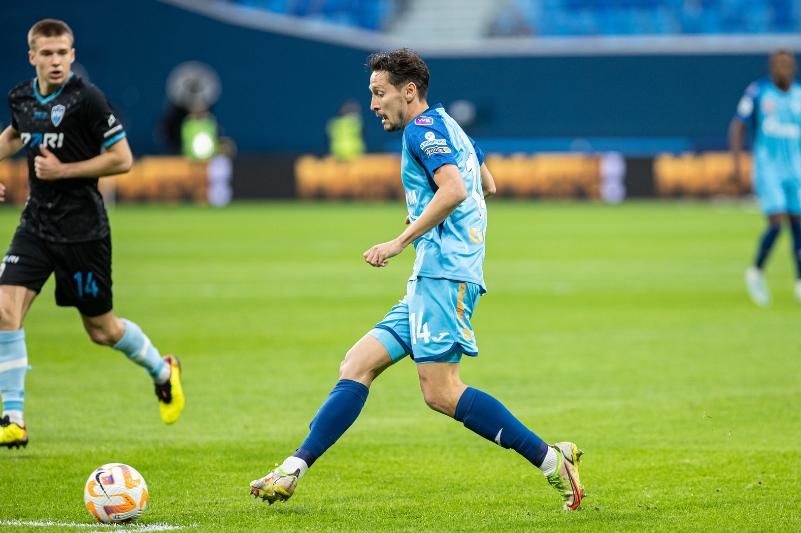 В «Галатасарае» опровергли информацию о том, что клубу предлагали услуги Кузяева В «Галатасарае» опровергли информацию о том, что клубу предлагали услуги Кузяева