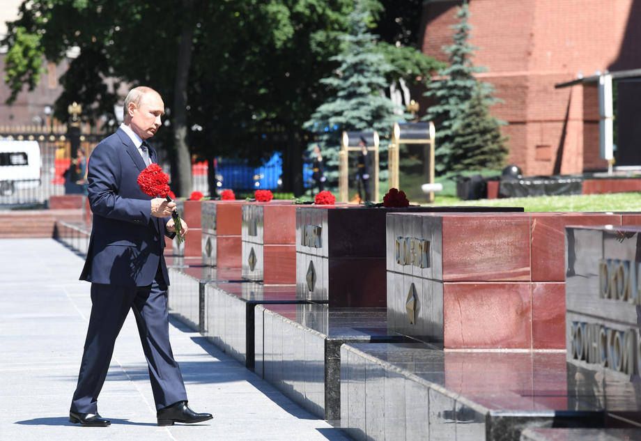 Путин поручил поднять налоги для богатых ради помощи детям с редкими заболеваниями
