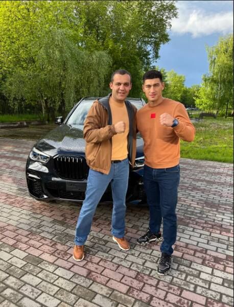 Кремлев подарил Биволу автомобиль за победу над Канело