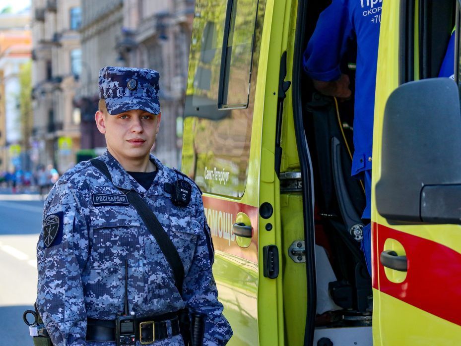 Росгвардеец помог спортсмену, которому стало плохо на полумарафоне «ЗаБег.РФ»