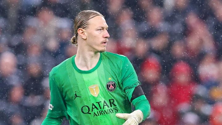 Петрович призвал Сафонова не думать об уходе из «ПСЖ»