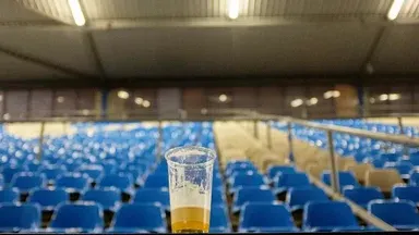 «Слава Богу». Олимпийский чемпион отреагировал на возможное возвращение пива на стадионы