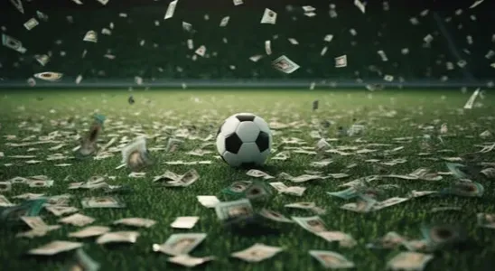 Стала известна зарплата Сафонова в ПСЖ - российский вратарь получает меньше всех в клубе