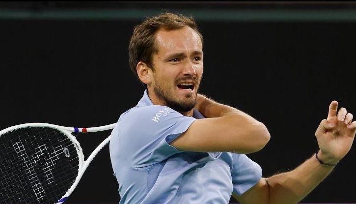 Медведев вышел в третий круг турнира Masters-1000