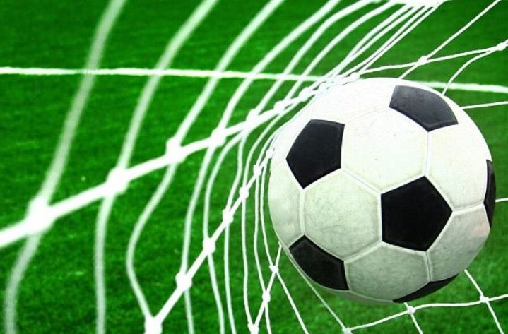 Экс-арбитра ФИФА Стипиди обвинили в посредничестве в подкупе арбитров матча в России