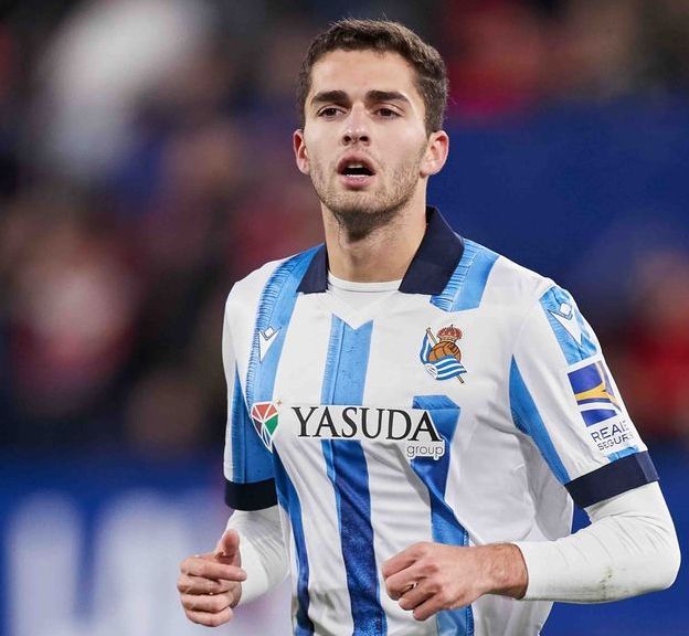 «Реал Сосьедад» не намерен продавать Захаряна летом