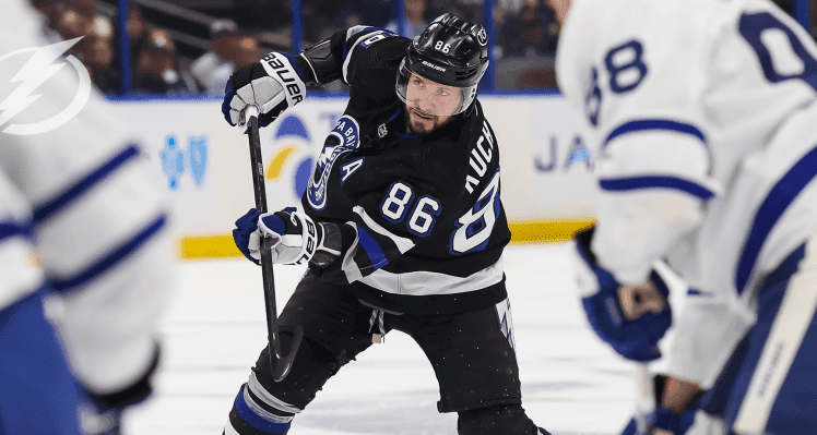 «Тампа» победила «Юту» в НХЛ, Кучеров — без очков, Василевский не играл